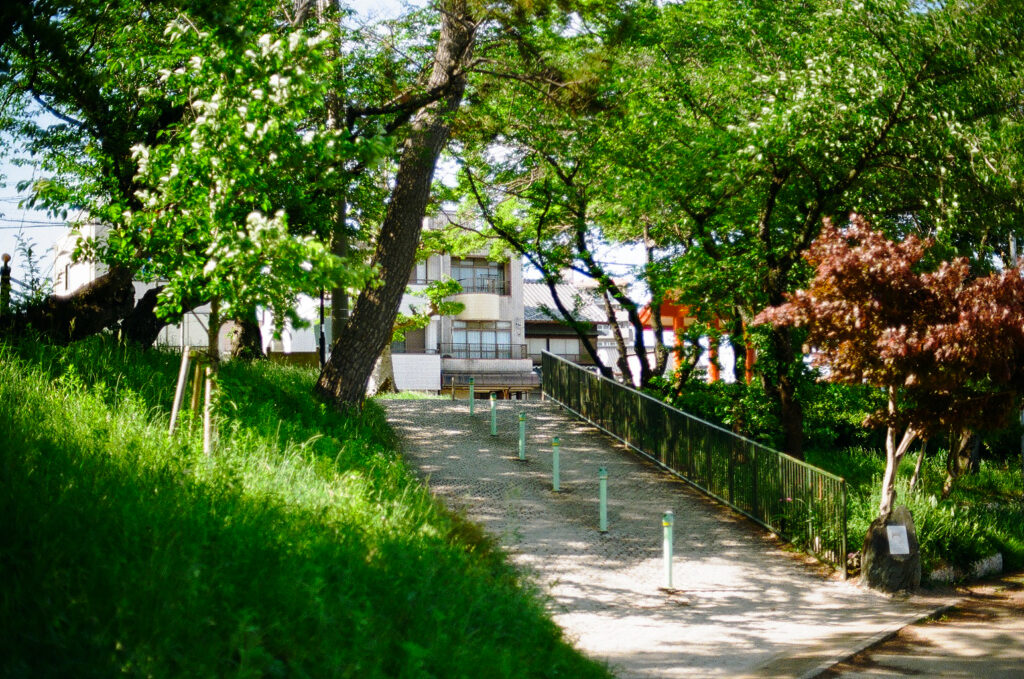 天王川公園内の坂