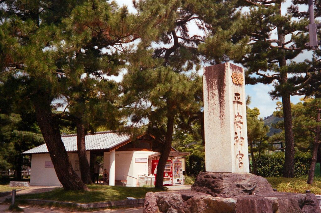 平安神宮前の通り