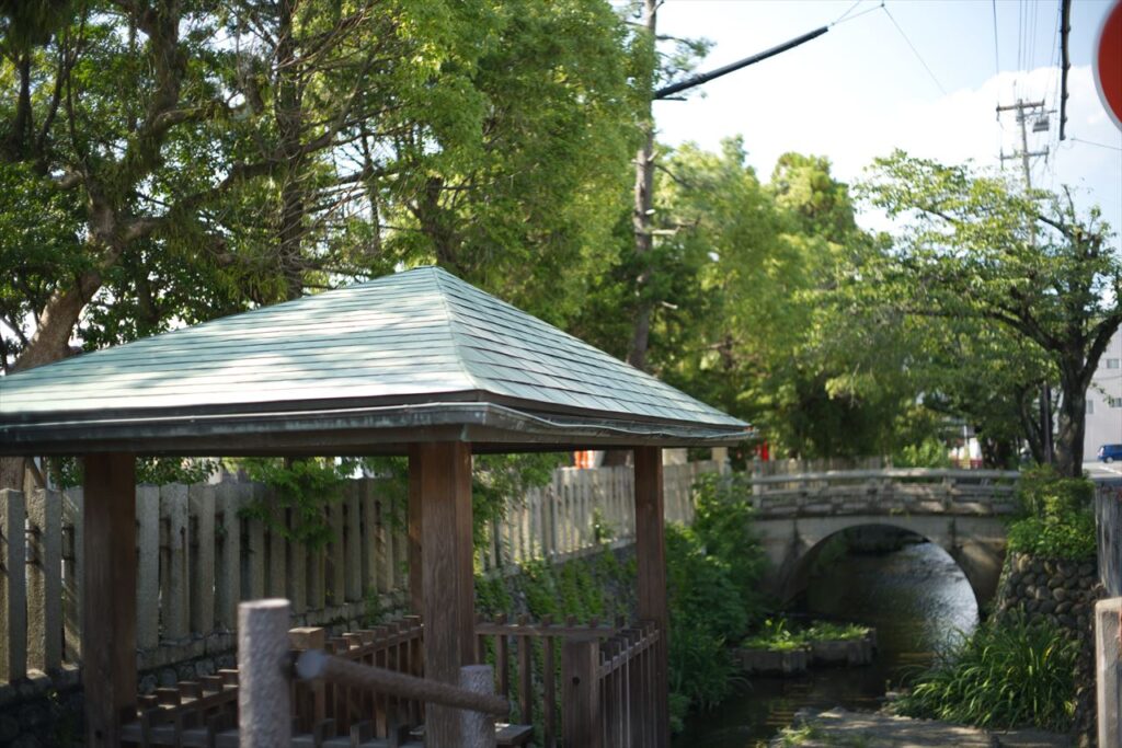 大垣八幡神社横の水路