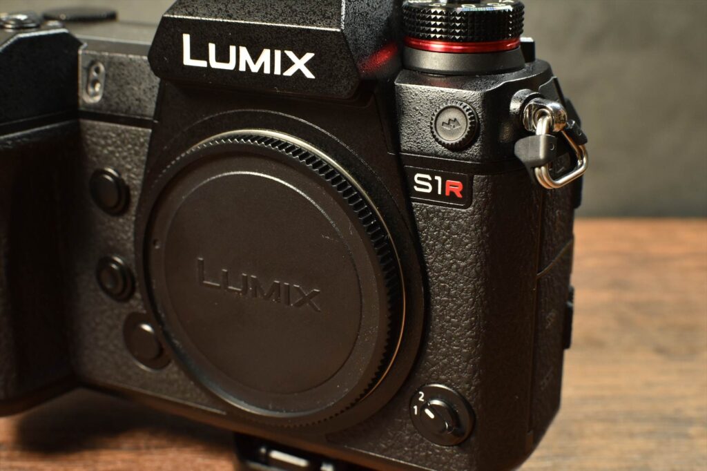 LUMIX S1R