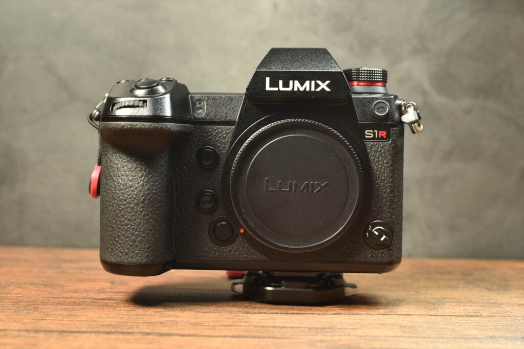 LUMIX S1R