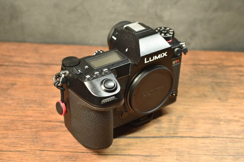 LUMIX S1R