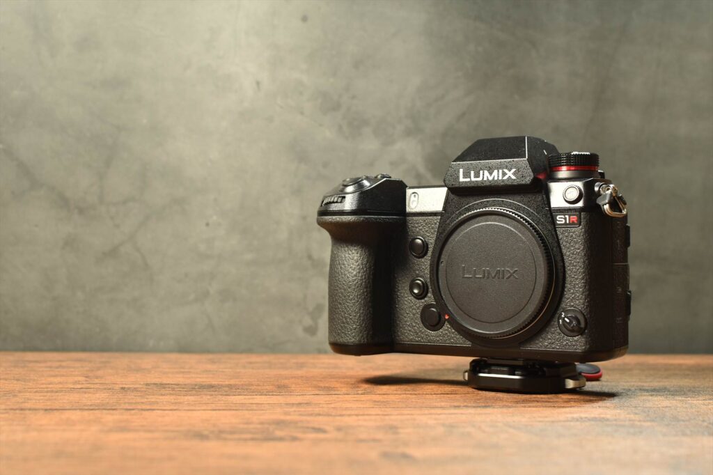 LUMIX S1R